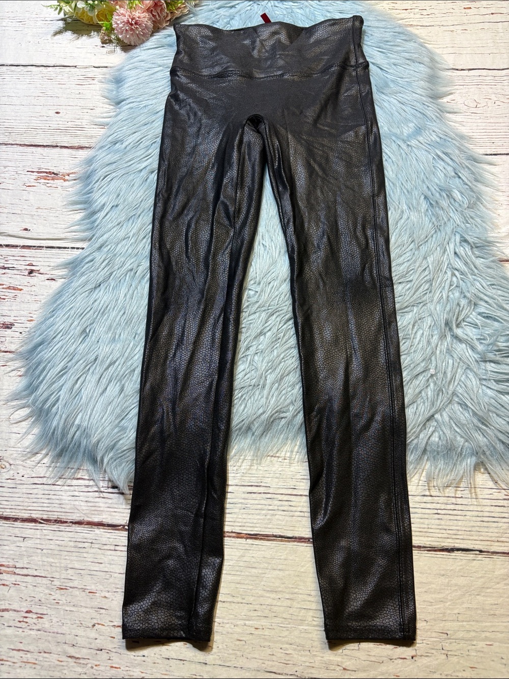 SPANX Black Pebbled Leggings sz M